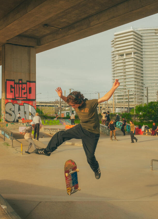 A3 Wall Print: Skating by Sete Rios (325x480mm)